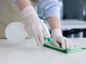 Cómo usar con seguridad los productos químicos de limpieza